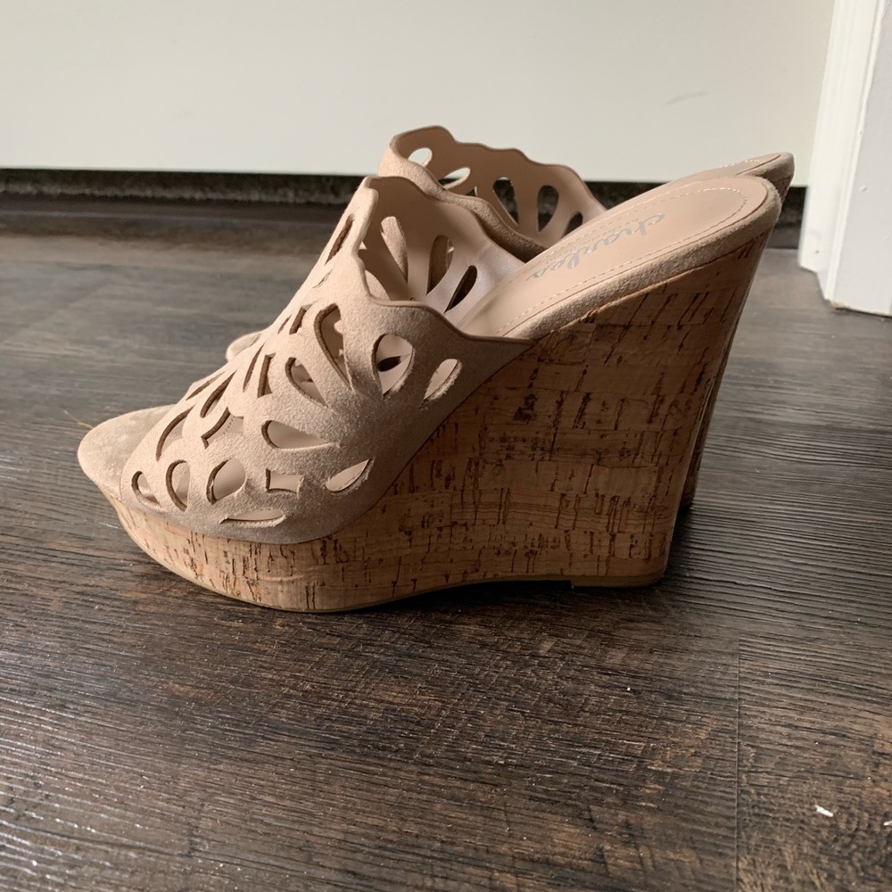 Adorable Wedges - Picture 2 of 3